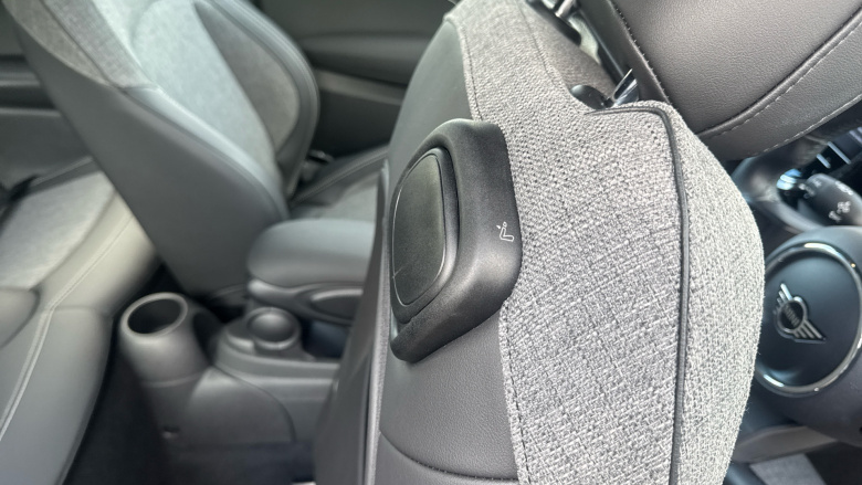 MINI Hatchback 135kW Cooper S Level 2 33kWh 3dr Auto Electric Hatchback